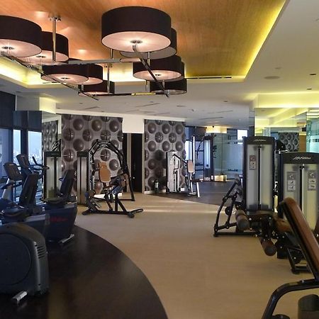 The Gramercy Residences Manila Esterno foto