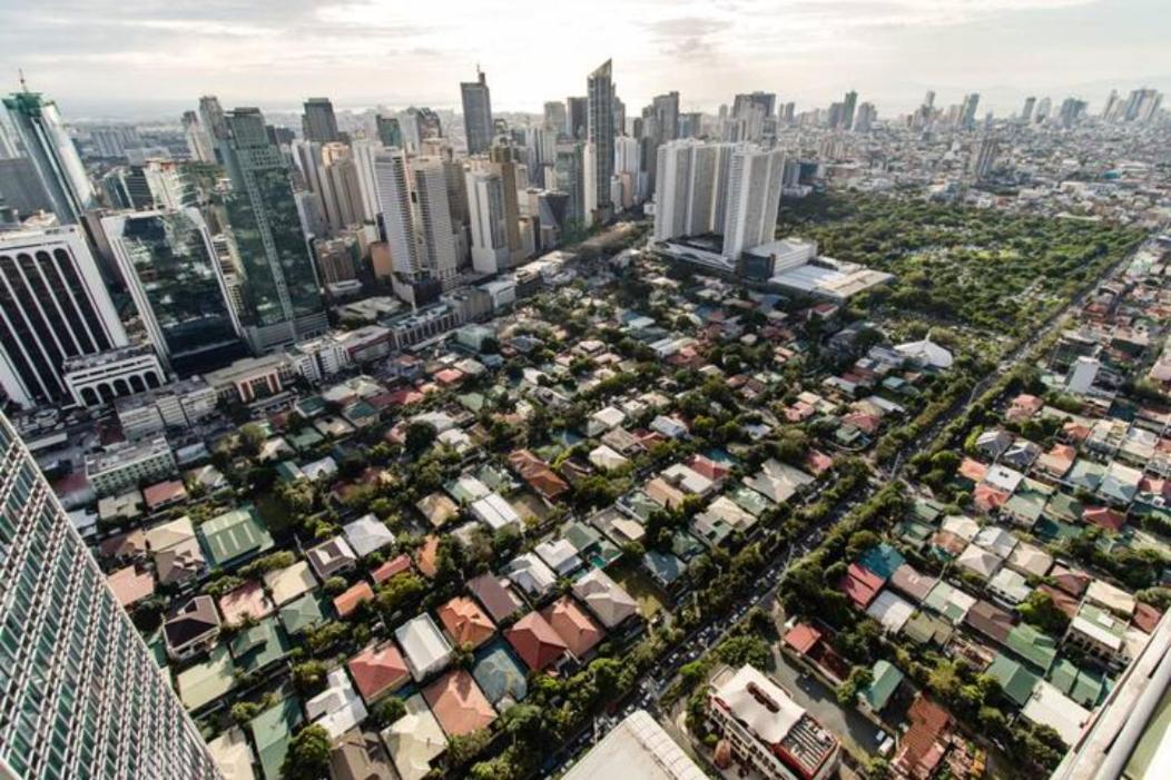 The Gramercy Residences Manila Esterno foto