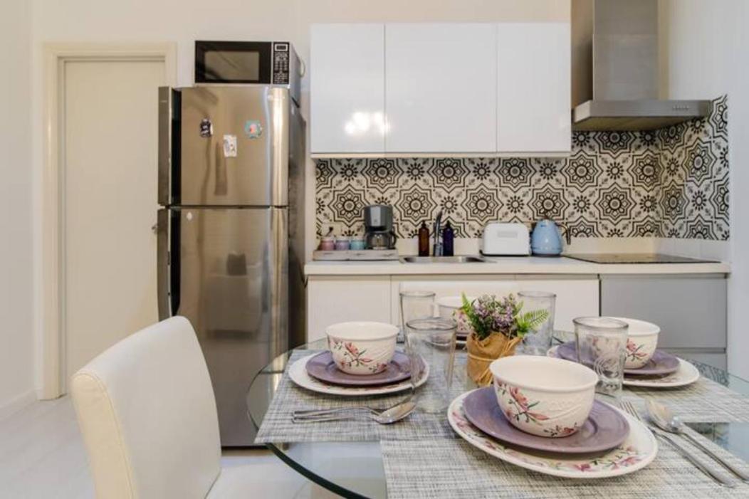 The Gramercy Residences Manila Esterno foto